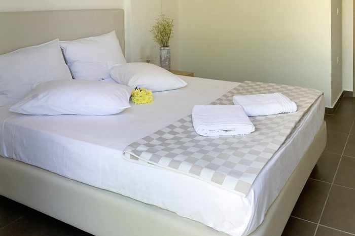 limonari-bay-private-villas-2-meganisi-lefkada-bedroom-double-bed