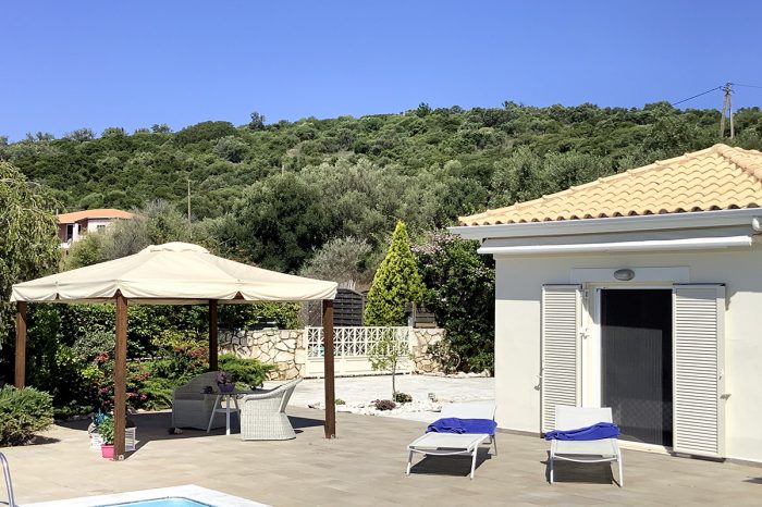 limonari-bay-villas-one-meganisi-lefkada-pool-exterior-privacy-veranda