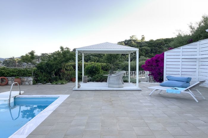 limonari-bay-villas-three-meganisi-lefkada-pool-patio-decks