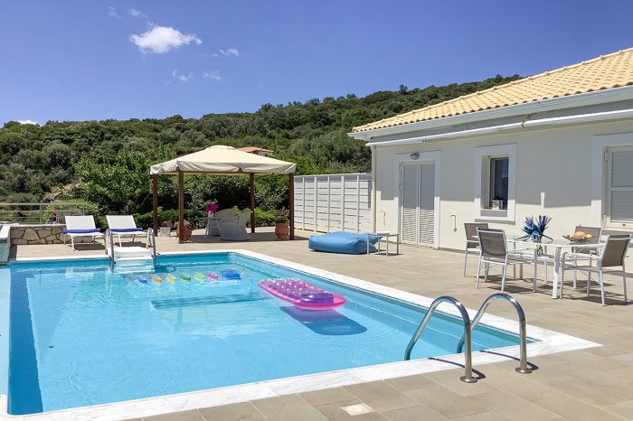 limonari-bay-villas-two-meganisi-lefkada-pool-patio