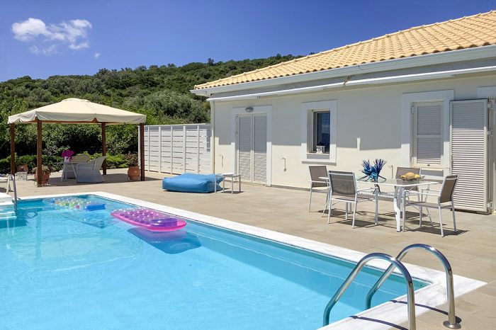 limonari-bay-villas-two-meganisi-lefkada-pool-veranda